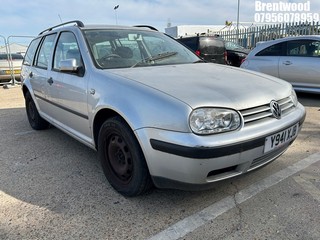 Location: Brentwood - 2001 VOLKSWAGEN GOLF Estate REG: Y941XJB, Keys: No, MOT Expiry date: 15/05/2025, 1390 Petrol, Manual Diesel, Former Keepers: 4