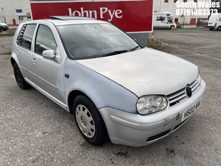 Location: South Wales - 2002 VOLKSWAGEN GOLF 5 Door Hatchback REG: HS02WML, Keys: No, MOT Expiry date: 25/06/2025, 1596 Petrol, 5 Speed manual diesel, Former Keepers: 5