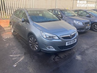 Location: Hayes - 2011 VAUXHALL ASTRA SE AUTO 5 Door Hatchback REG: KX11UCM, Keys: No, MOT Expiry date: 12/12/2025, 1598 Petrol, 6 Speed Auto Petrol, Former Keepers: 4
