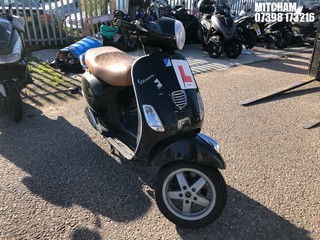 Location: Mitcham - 2013 PIAGGIO VESPA LX 125 3V Scooter REG: LM13WXC, Keys: No, MOT Expiry date: 23/08/2024, 124 Petrol, AUTOMATIC, Former Keepers: 2