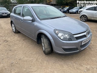 Location: Peterborough - 2004 VAUXHALL ASTRA CLUB TWINPORT 5 Door Hatchback REG: RA04HVE, Keys: No, MOT Expiry date: 13/10/2025, 1598 Petrol, 5 Speed Manual Petrol, Former Keepers: 5