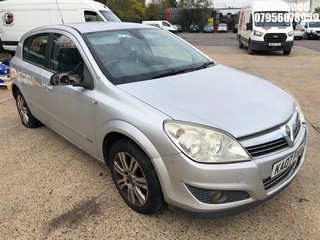 Location: Brentwood - 2007 VAUXHALL ASTRA DESIGN 5 Door Hatchback REG: KA07FAM, Keys: No, MOT Expiry date: 17/01/2026, 1796 Petrol, 5 Speed Manual Petrol, Former Keepers: 4