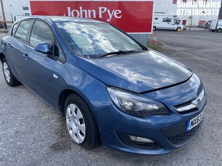 Location: South Wales - 2013 VAUXHALL ASTRA ES CDTI 5 Door Hatchback REG: MX63CXW, Keys: No, MOT Expiry date: 14/12/2024, 1248 Diesel, 5 Speed Manual Diesel, Former Keepers: 4