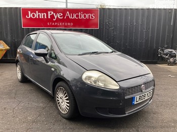 Location: Stapleford - 2009 FIAT GRANDE PUNTO DYNAMIC S-A 5 Door Hatchback REG: LR09YZG, Keys: Yes, MOT Expiry date: 22/11/2025, 1368 Petrol, 5 Speed Semi Auto Petrol, Former Keepers: 7