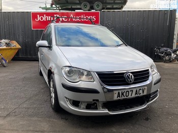 Location: Stapleford - 2007 VOLKSWAGEN TOURAN S TDI 105 MPV REG: AK07ACV, Keys: Yes, MOT Expiry date: 06/12/2024, 1896 Diesel, 6 Speed Manual Diesel, Former Keepers: 6