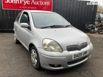 Location: Stapleford - 2005 TOYOTA YARIS COLOUR COLLECTION 3 Door Hatchback REG: DA05UWN, Keys: Yes, MOT Expiry date: 07/10/2025, 998 Petrol, 5 Speed Manual Petrol, Former Keepers: 3