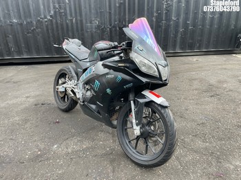 Location: Stapleford - 2015 APRILIA RS4 125 Motorcycle REG: KC15AEU, Keys: No, MOT Expiry date: 31/01/2026, 124 Petrol, , Former Keepers: 10