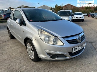 Location: Brentwood - 2007 VAUXHALL CORSA CLUB A/C 3 Door Hatchback REG: BK57YUX, Keys: No, MOT Expiry date: 27.06.2025, 1229 Petrol, 5 Speed Manual Petrol, Former Keepers: 5