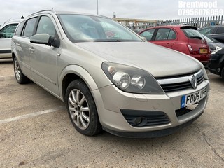 Location: Brentwood - 2006 VAUXHALL ASTRA DESIGN AUTO Estate REG: FD06OFR, Keys: No, MOT Expiry date: 21.03.2025, 1796 Petrol, 4 Speed Auto Petrol, Former Keepers: 4