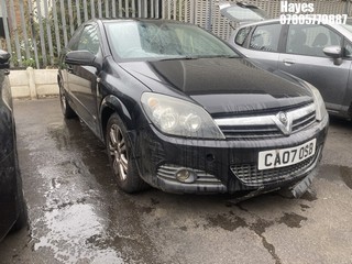Location: Hayes - 2007 VAUXHALL ASTRA DESIGN S-A 3 Door Hatchback REG: CA07OSB, Keys: No, MOT Expiry date: 16/02/2026, 1598 Petrol, 5 Speed Semi Auto Petrol, Former Keepers: 11