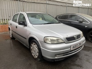 Location: Hayes - 2003 VAUXHALL ASTRA CLUB AUTO 5 Door Hatchback REG: AU03ZNS, Keys: No, MOT Expiry date: 30/01/2025, 1598 Petrol, 4 Speed Auto Petrol, Former Keepers: 6
