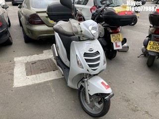 Location: Hayes - 2012 HONDA PES 125 A Motorcycle REG: EJ12RDY, Keys: No, MOT Expiry date: 21/06/2024, 125 Petrol, Automatic, Former Keepers: 4