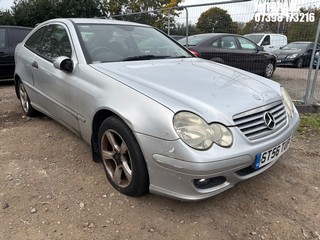 Location: Mitcham - 2006 MERCEDES C220 CDI SE AUTO Coupe REG: ST56TUP, Keys: No, MOT Expiry date: 20/07/2024, 2148 Diesel, 5 Speed Auto Diesel, Former Keepers: 6