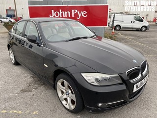 Location: South Wales - 2011 BMW 318D EXCLUSIVE EDITION 4 Door Saloon REG: MJ61DJO, Keys: No, MOT Expiry date: 28/11/2024, 1995 Diesel, 6 Speed Manual Diesel, Former Keepers: 4
