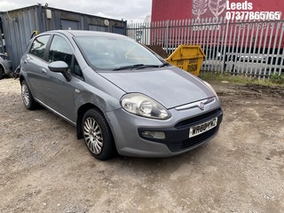 Location: Leeds - 2010 FIAT PUNTO EVO DYNAMIC 5 Door Hatchback REG: WR60YMZ, Keys: No, MOT Expiry date: 30-01-2025, 1368 Petrol, 5 Speed Manual Petrol, Former Keepers: 4