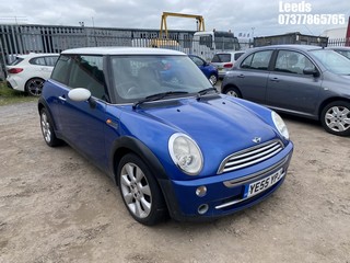 Location: Leeds - 2005 MINI MINI COOPER 3 Door Hatchback REG: YE55YPJ, Keys: No, MOT Expiry date: 05-06-2025, 1598 Petrol, 5 Speed Manual Petrol, Former Keepers: 7