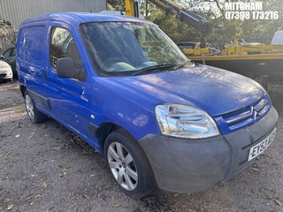 Location: Mitcham - 2003 CITROEN BERLINGO 800TD HDI LX Car Derived Van REG: EY53AEX, Keys: No, MOT Expiry date: 24/07/2024, 1997 Diesel, 5 Speed Manual Diesel, Former Keepers: 8