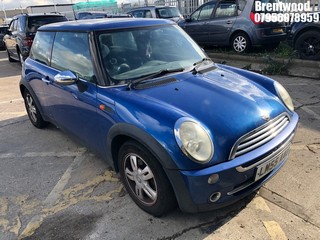 Location: Brentwood - 2005 MINI MINI ONE 3 Door Hatchback REG: LM55AAU, Keys: No, MOT Expiry date: 19.09.2025, 1598 Petrol, 5 Speed Manual Petrol, Former Keepers: 6