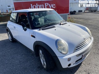 Location: South Wales - 2006 MINI MINI ONE 3 Door Hatchback REG: EN55LXO, Keys: No, MOT Expiry date: 18/03/2025, 1598 Petrol, 5 Speed Manual Petrol, Former Keepers: 7