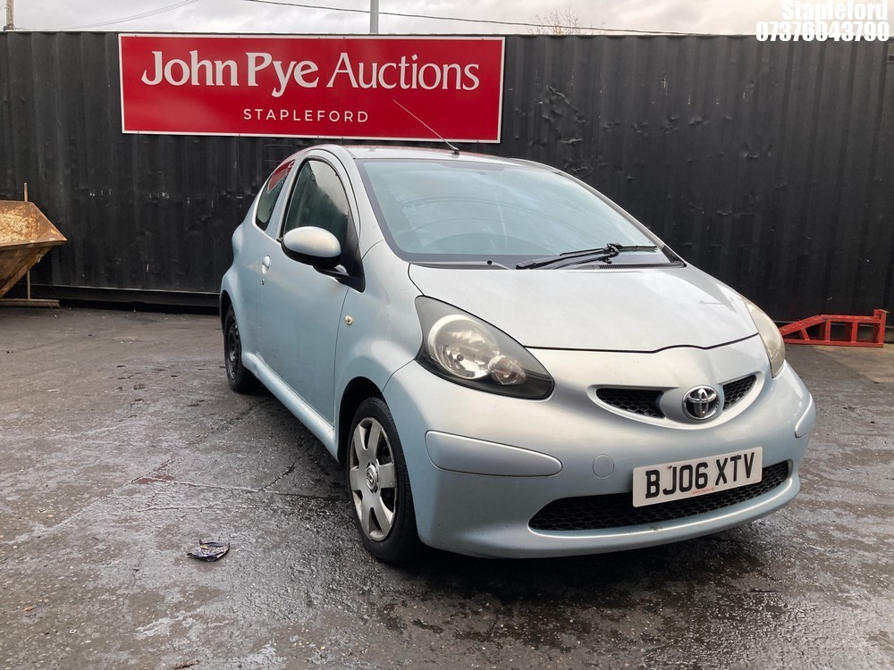 Location: Stapleford - 2006 TOYOTA AYGO+ VVT-I 3 Door Hatchback REG: BJ06XTV, Keys: Yes, MOT Expiry date: 17/12/2025, 998 Petrol, 5 Speed Manual Petrol, Former Keepers: 8