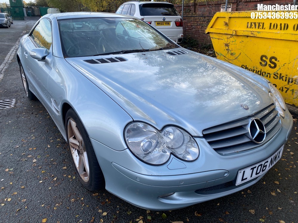 Location: Manchester - 2006 MERCEDES SL 350 AUTO Convertible REG: LT06NMX, 3724 Petrol, 5 Speed Auto Petrol, Former Keepers: 5, Keys: No, MOT Expiry date: 29/10/2025