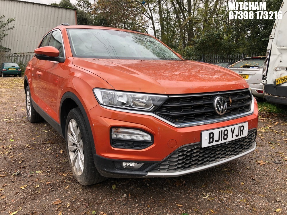 Location: Mitcham - 2018 VOLKSWAGEN T-ROC SE TSI 5 Door Hatchback REG: BJ18YJR, Keys: No, MOT Expiry date: 26/06/2026, 999 Petrol, 6 Speed Manual Petrol, Former Keepers: 2
