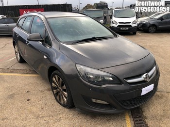 Location: Brentwood - 2013 VAUXHALL ASTRA EXCLUSIV CDTI ECOFL Estate REG: FN13FFV, Keys: No, MOT Expiry date: 15.03.2024, 1686 Diesel, 6 Speed Manual Diesel, Former Keepers: 3