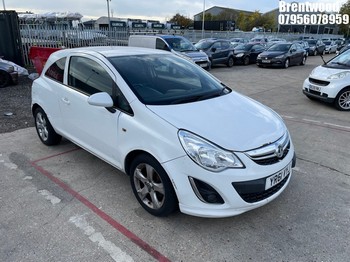 Location: Brentwood - 2011 VAUXHALL CORSA SXI 3 Door Hatchback REG: YR61VYJ, Keys: No, MOT Expiry date: 20.02.2026, 1229 Petrol, 5 Speed Manual Petrol, Former Keepers: 7