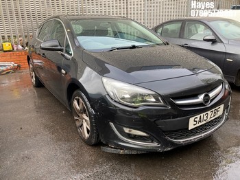 Location: Hayes - 2013 VAUXHALL ASTRA SRI 5 Door Hatchback REG: SA13ZBF, Keys: No, MOT Expiry date: 22/04/2025, 1398 Petrol, 5 Speed Manual Petrol, Former Keepers: 8