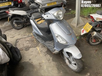 Location: Hayes - 2010 PIAGGIO FLY 125 Scooter REG: LK10KFF, Keys: No, MOT Expiry date: 17/03/2025, 124 Petrol, Automatic, Former Keepers: 13