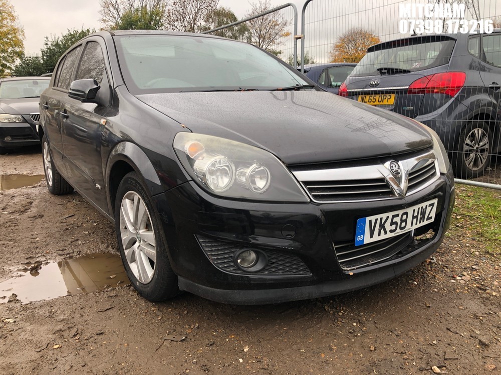 Location: Mitcham - 2008 VAUXHALL ASTRA SXI TWINPORT 5 Door Hatchback REG: VK58HWZ, Keys: No, MOT Expiry date: 02/02/2026, 1364 Petrol, 5 Speed Manual Petrol, Former Keepers: 4