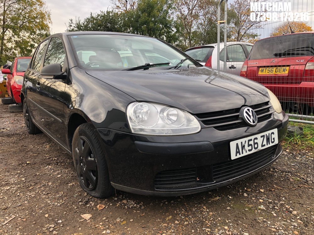 Location: Mitcham - 2006 VOLKSWAGEN GOLF S AUTO 5 Door Hatchback REG: AK56ZWG, Keys: No, MOT Expiry date: 04/03/2026, 1598 Petrol, 6 Speed Auto Petrol, Former Keepers: 6