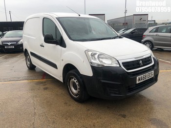Location: Brentwood - 2018 PEUGEOT PARTNER SE L1 BLUE HDI Panel Van REG: MA68EES, Keys: No, MOT Expiry date: 15/06/2026, 1560 Diesel, 5 Speed Manual Diesel, Former Keepers: 3