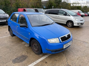 Location: Brentwood - 2004 SKODA FABIA CLASSIC 1.2 HTP 64 5 Door Hatchback REG: EO04CFU, Keys: No, MOT Expiry date: 21.04.2025, 1198 Petrol, 5 Speed Manual Petrol, Former Keepers: 3