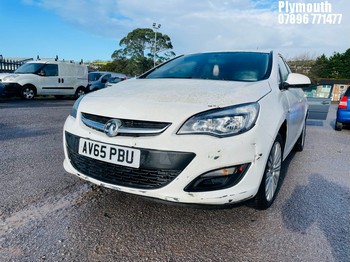 Location: Plymouth - 2015 VAUXHALL ASTRA EXCITE 5 Door Hatchback REG: AV65PBU, Keys: No, MOT Expiry date: 19/12/2025, 1398 Petrol, 5 Speed Manual Petrol, Former Keepers: 3