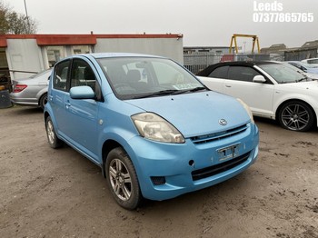 Location: Leeds - 2008 DAIHATSU SIRION SE AUTO 5 Door Hatchback REG: DG08MWA, Keys: No, MOT Expiry date: 28-01-2026, 1298 Petrol, 4 Speed Auto Petrol, Former Keepers: 5