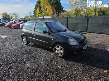 Location: Farnham - 2005 Renault Clio Dynamique 16v 3 Door Hatchback REG: KB54HXR, Keys: Yes, MOT Expiry date: 22/09/2025, 1149CC Petrol, 5 Speed Manual Petrol, Former Keepers: 8