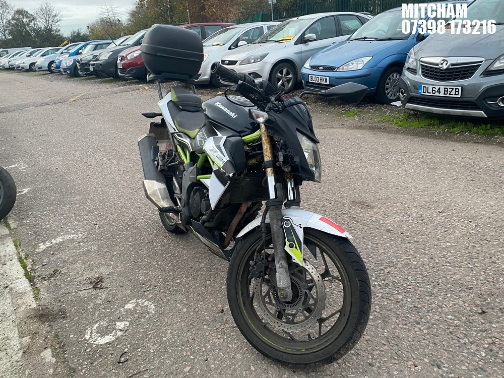 Location: Mitcham - 2019 KAWASAKI BR 125 KKFA Motorcycle REG: GR19KKX, Keys: No, MOT Expiry date: 20/09/2024, 125 Petrol, MANUAL, Former Keepers: 2