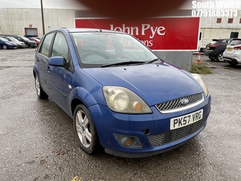 Location: South Wales - 2007 FORD FIESTA ZETEC CLIMATE 5 Door Hatchback REG: PK57VRG, Keys: Yes, MOT Expiry date: 19/04/2024, 1242 Petrol, 5 Speed Manual Petrol, Former Keepers: 5