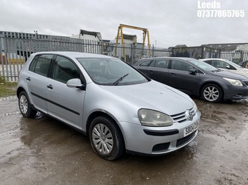 Location: Leeds - 2004 VOLKSWAGEN GOLF SE AUTO 5 Door Hatchback REG: SB04CEN, Keys: No, MOT Expiry date: 17-06-2025, 1598 Petrol, 6 Speed Auto Petrol, Former Keepers: 9