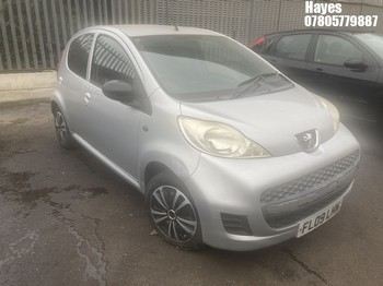 Location: Hayes - 2009 PEUGEOT 107 URBAN 5 Door Hatchback REG: FL09LHN, Keys: No, MOT Expiry date: 05/08/2024, 998 Petrol, 5 Speed Manual Petrol, Former Keepers: 8