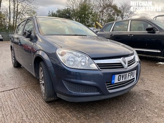 Location: Mitcham - 2011 VAUXHALL ASTRA ACTIVE 5 Door Hatchback REG: OY11FPU, Keys: No, MOT Expiry date: 21/03/2026, 1364 Petrol, 5 Speed Manual Petrol, Former Keepers: 7