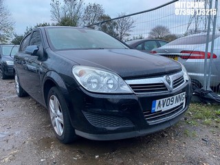 Location: Mitcham - 2009 VAUXHALL ASTRA ACTIVE 5 Door Hatchback REG: AV09NNG, Keys: No, MOT Expiry date: 16/03/2026, 1364 Petrol, 5 Speed Manual Petrol, Former Keepers: 5