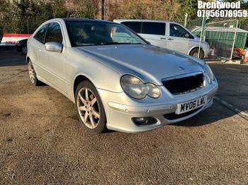 Location: Brentwood - 2006 MERCEDES C180 KOMPRESSOR SE AUTO Coupe REG: MV06LWL, Keys: No, MOT Expiry date: 14/10/2025, 1796 Petrol, 5 Speed Auto Petrol, Former Keepers: 10