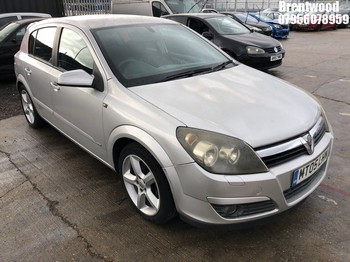 Location: Brentwood - 2005 VAUXHALL ASTRA SRI 5 Door Hatchback REG: MT05LHN, Keys: No, MOT Expiry date: 18.08.2024, 1796 Petrol, 5 Speed Manual Petrol, Former Keepers: 5