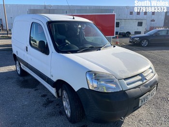 Location: South Wales - 2007 CITROEN BERLINGO 600 HDI LX 75 Car Derived Van REG: HV57KGP, Keys: No, MOT Expiry date: 15/02/2025, 1598 Diesel, 5 Speed Manual Diesel, Former Keepers: 3