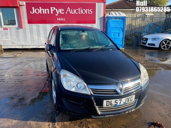 Location: Hull - 2008 VAUXHALL ASTRA CLUB TWINPORT 5 Door Hatchback REG: DL57JXG, Keys: No, MOT Expiry date: 17/08/2026, 1364 Petrol, 5 Speed Manual Petrol, Former Keepers: 6