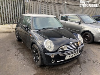Location: Hayes - 2004 MINI MINI COOPER 3 Door Hatchback REG: LY54KZD, Keys: No, MOT Expiry date: 19/12/2025, 1598 Petrol, 5 Speed Manual Petrol, Former Keepers: 7