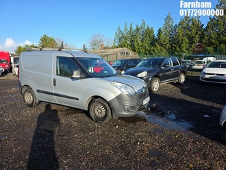 Location: Farnham - 2018 Vauxhall Combo 2000 Cdti Ecoflex S/s 3 Door Panel Van REG: BT18XEF, Keys: Yes, MOT Expiry date: 08/08/2026, 1248 CC Diesel, 6 Speed Manual Diesel, Former Keepers: 1