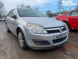 Location: Mitcham - 2006 VAUXHALL ASTRA ELITE A 5 Door Hatchback REG: AU56PVT, Keys: No, MOT Expiry date: 13/10/2025, 1796 Petrol, 4 Speed Auto Petrol, Former Keepers: 6